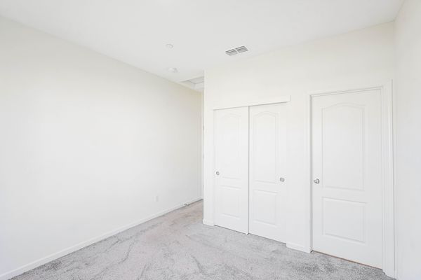 467 Yarrow Dr-26