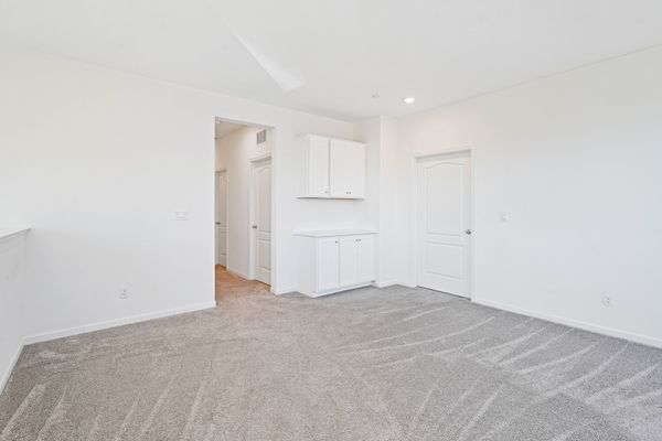 467 Yarrow Dr-29