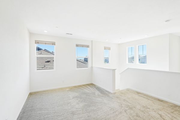 467 Yarrow Dr-31