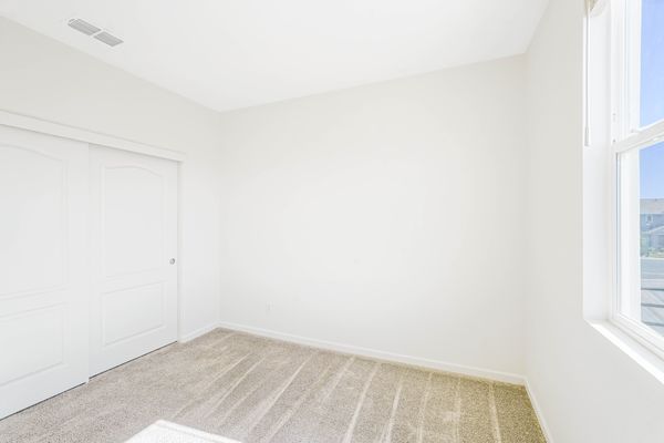 467 Yarrow Dr-50