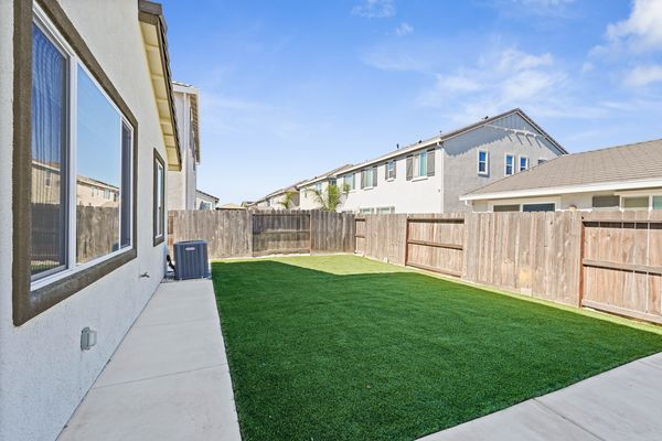 467 Yarrow Dr-57