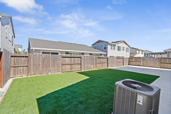 467 Yarrow Dr-58