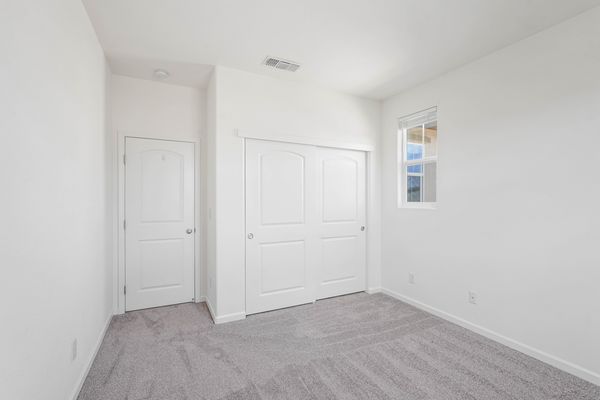 736 Iris Dr-27