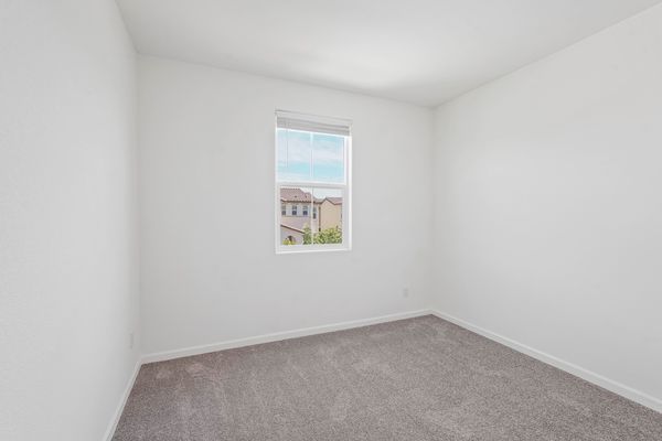 736 Iris Dr-29