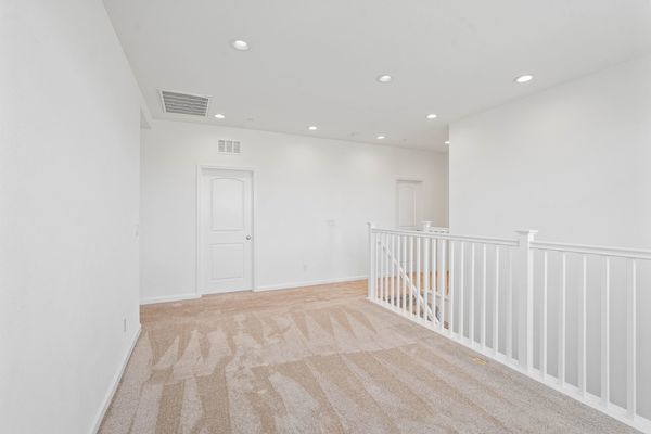 736 Iris Dr-32