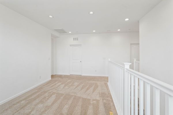 736 Iris Dr-33