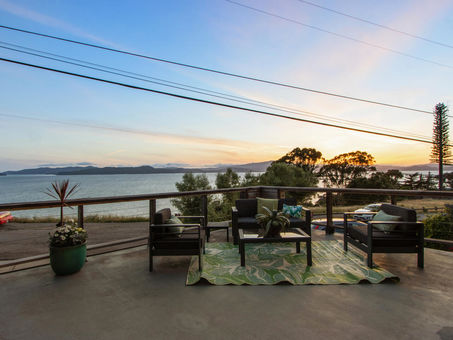 7 Crest Ave Richmond CA 94801 USA-044-035-Evening 17-MLS_Size