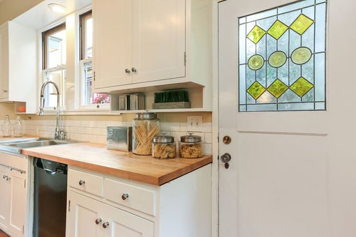 934 Arlington Ave 28