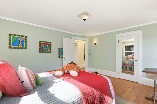 934 Arlington Ave 45