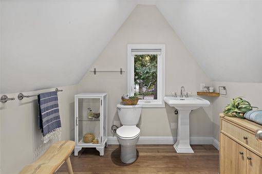 MLS 120 Glenwood Glade Oakland045