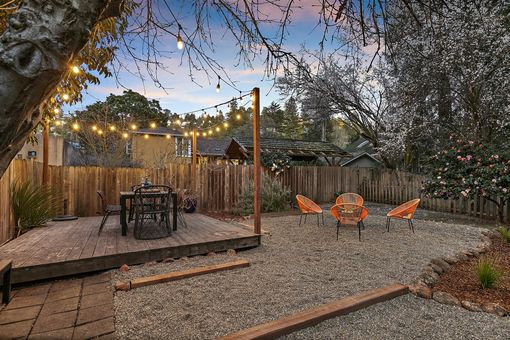 MLS 120 Glenwood Glade Oakland051