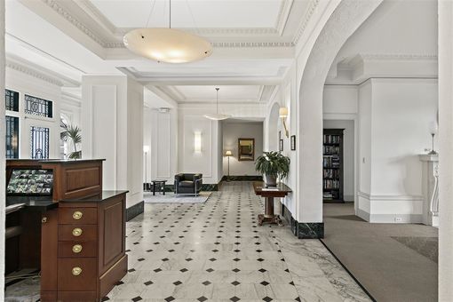 MLS 200 Lakeside Dr 503 Interior only001