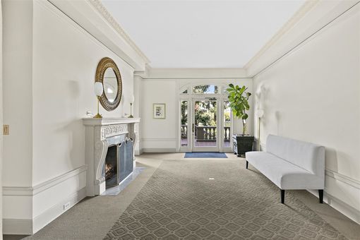 MLS 200 Lakeside Dr 503 Interior only002