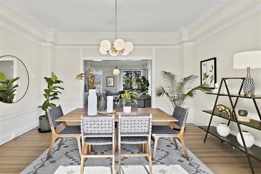 MLS 200 Lakeside Dr 503 Interior only017