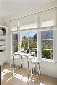 MLS 200 Lakeside Dr 503 Interior only024