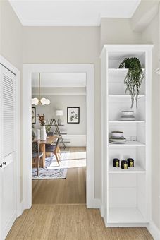 MLS 200 Lakeside Dr 503 Interior only025