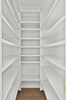 MLS 200 Lakeside Dr 503 Interior only026