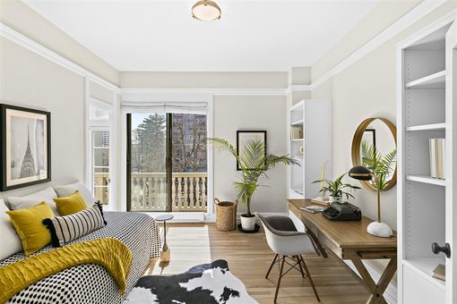 MLS 200 Lakeside Dr 503 Interior only027