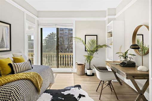 MLS 200 Lakeside Dr 503 Interior only029