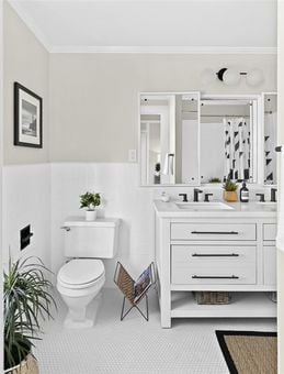 MLS 200 Lakeside Dr 503 Interior only036