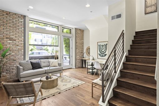 MLS 1210 66th St005 fixed