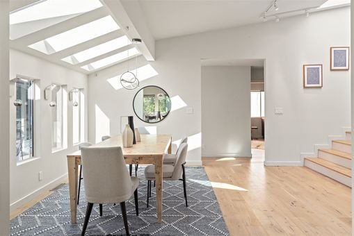 MLS 6895 Exeter Dr Oakland009