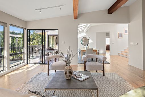 MLS 6895 Exeter Dr Oakland013