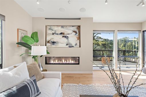 MLS 6895 Exeter Dr Oakland016