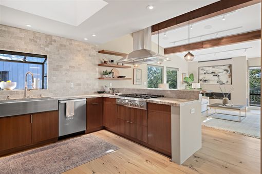 MLS 6895 Exeter Dr Oakland021