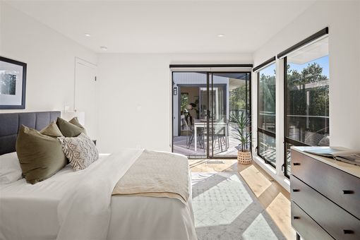 MLS 6895 Exeter Dr Oakland037