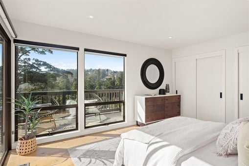 MLS 6895 Exeter Dr Oakland038