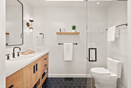 MLS 6895 Exeter Dr Oakland042