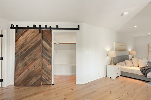 MLS 6895 Exeter Dr Oakland055