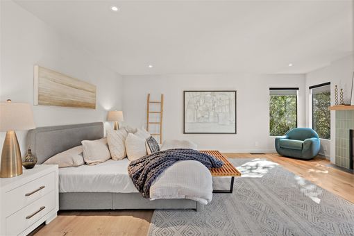 MLS 6895 Exeter Dr Oakland063