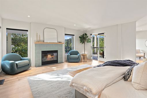 MLS 6895 Exeter Dr Oakland065