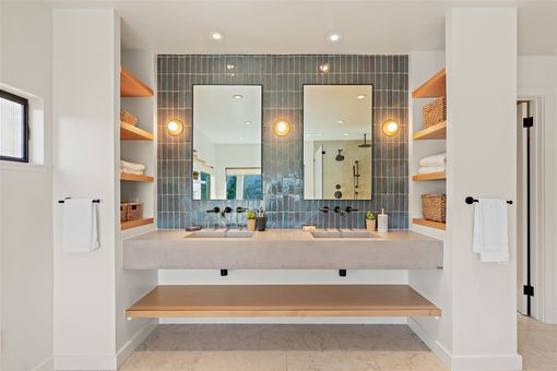 MLS 6895 Exeter Dr Oakland080