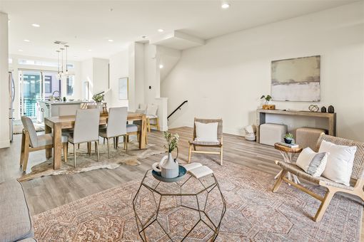 MLS 2048 Starling Alameda024