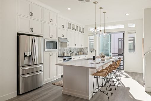 MLS 2048 Starling Alameda026