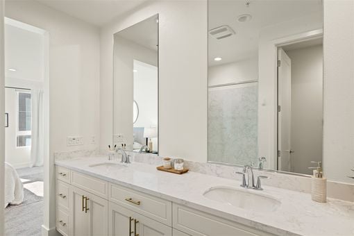 MLS 2048 Starling Alameda041