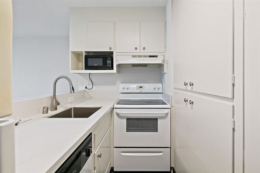 MLS 360 Vernon St No216 Oakland009