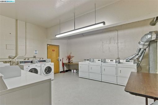 MLS 360 Vernon St No216 Oakland014