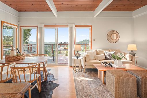 MLS 6741 Snake Rd Oakland012