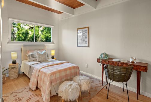 MLS 6741 Snake Rd Oakland027