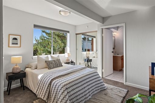 MLS 6741 Snake Rd Oakland041