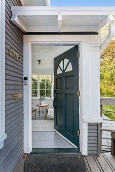 004 - MLS 5945 Majestic Ave Oakland004