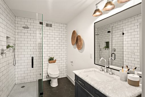 021 - MLS 5945 Majestic Ave Oakland033