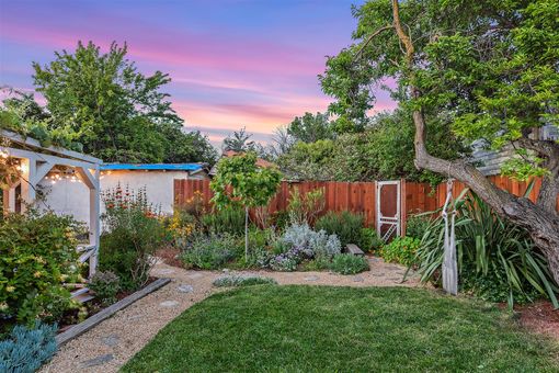 030 - MLS 2736 Bartlett St Oakland039