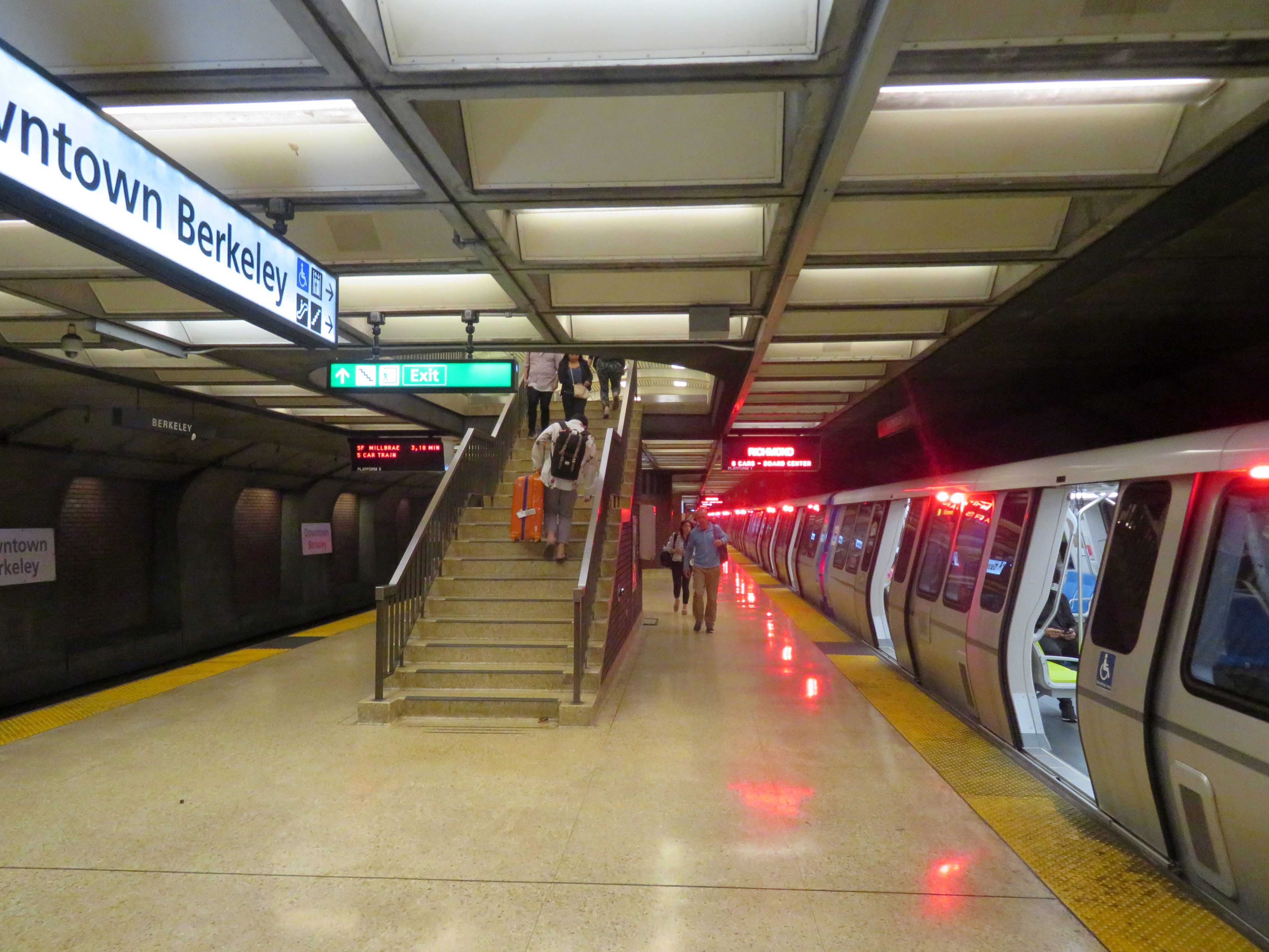 Richmond-bound_train_at_Downtown_Berkeley_station,_June_2019