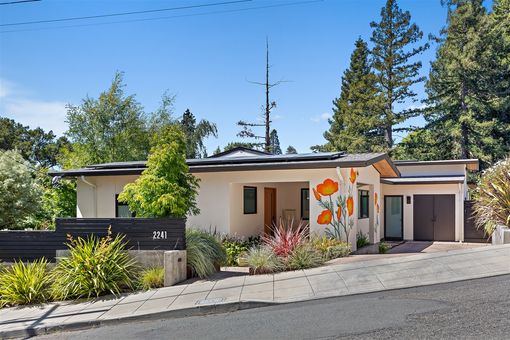 014 - MLS 2241 Glen Ave Berkeley010