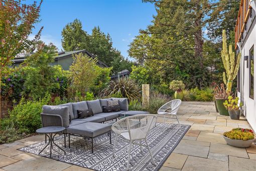 019 - MLS 2241 Glen Ave Berkeley095